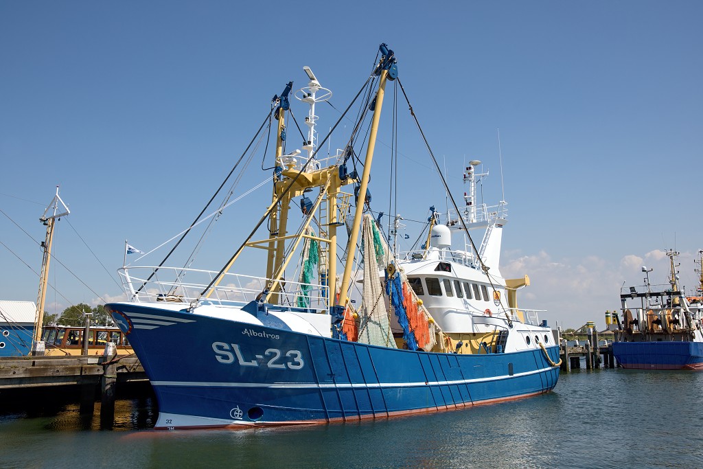 visserij industrie hdr stellendam yerseke kotter viskotter trawler visnet visnetten vloot vis vissen zierikzee